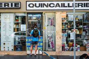Introdução de pronome não-binário em dicionário francês agita linguistas em França