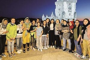 Jovens refugiadas afegãs em Lisboa