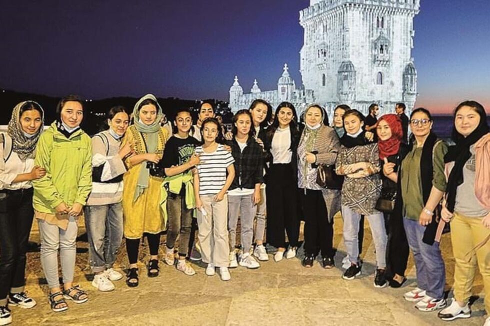 Jovens refugiadas afegãs em Lisboa