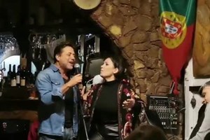 Arturo da 'Casa de Papel' canta 'Gaivota' de Amália Rodrigues