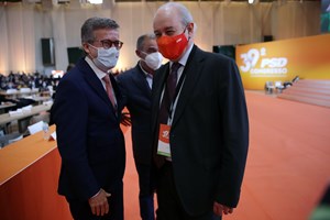 Carlos Moedas consegue primeira ovação do congresso com discurso de união
