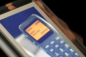 Primeiro SMS da história enviado em 1992 foi leiloado como NFT por 107 mil euros
