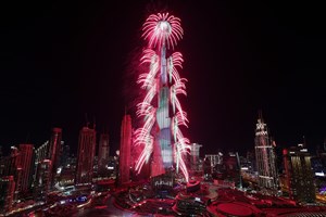 Emirados Árabes Unidos batem cinco recordes do Guinness com fogo de artifício