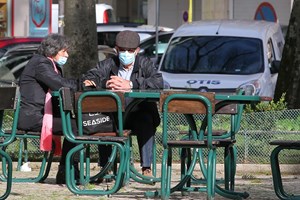 Covid-19: Mortalidade vai aumentar. Máscara recomendada quando exista risco de contágio