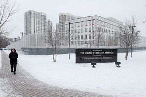 Embaixadas dos EUA e inglesa estão a retirar pessoal da Ucrânia