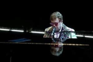 Elton John testou positivo à covid-19