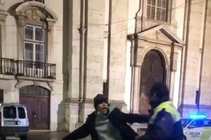 Homem filmado a agredir agente da Polícia Municipal em Lisboa acaba detido