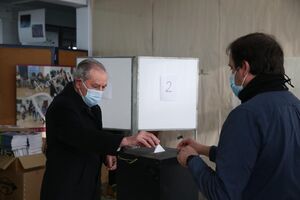 Ramalho Eanes a votar - Eleições Legislativas 2022