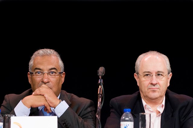 O poder absoluto mudou António Costa e Rui Rio?