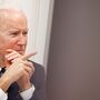 Um ano de Biden: em queda, frustrado, frustrante