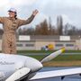 Zara Rutherford é a mulher mais nova de sempre a dar a volta ao mundo de avião