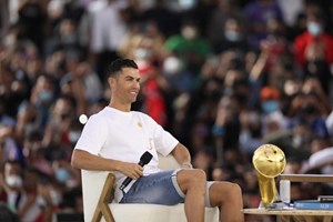 Ronaldo chega aos 37 anos: e agora, vai andar a arrastar-se?