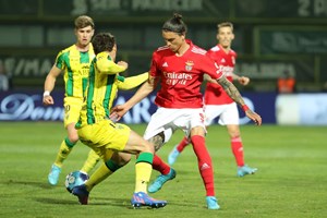 Benfica regressa às vitórias em casa do Tondela