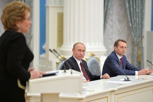 Vladimir Putin e Sergei Naryshkin