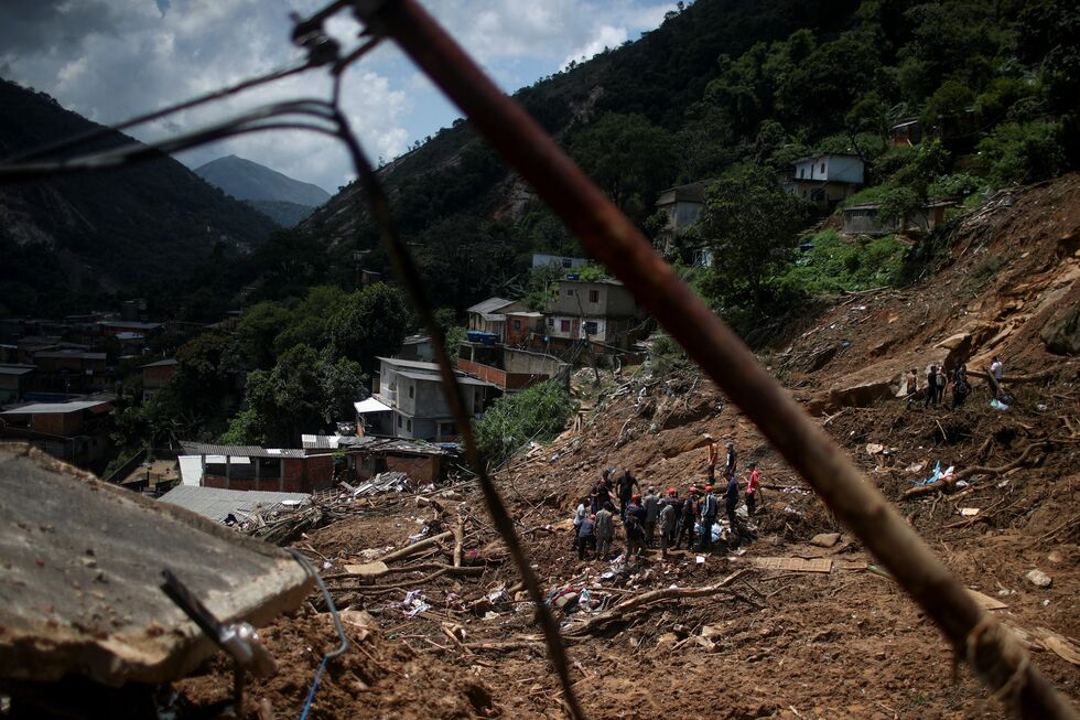 Deslizamentos de terras em Petropolis