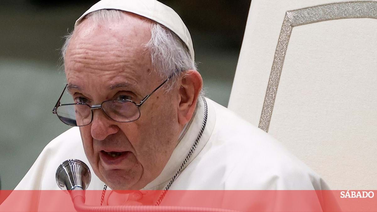 Papa Francisco diz que Igreja deve pedir desculpas aos