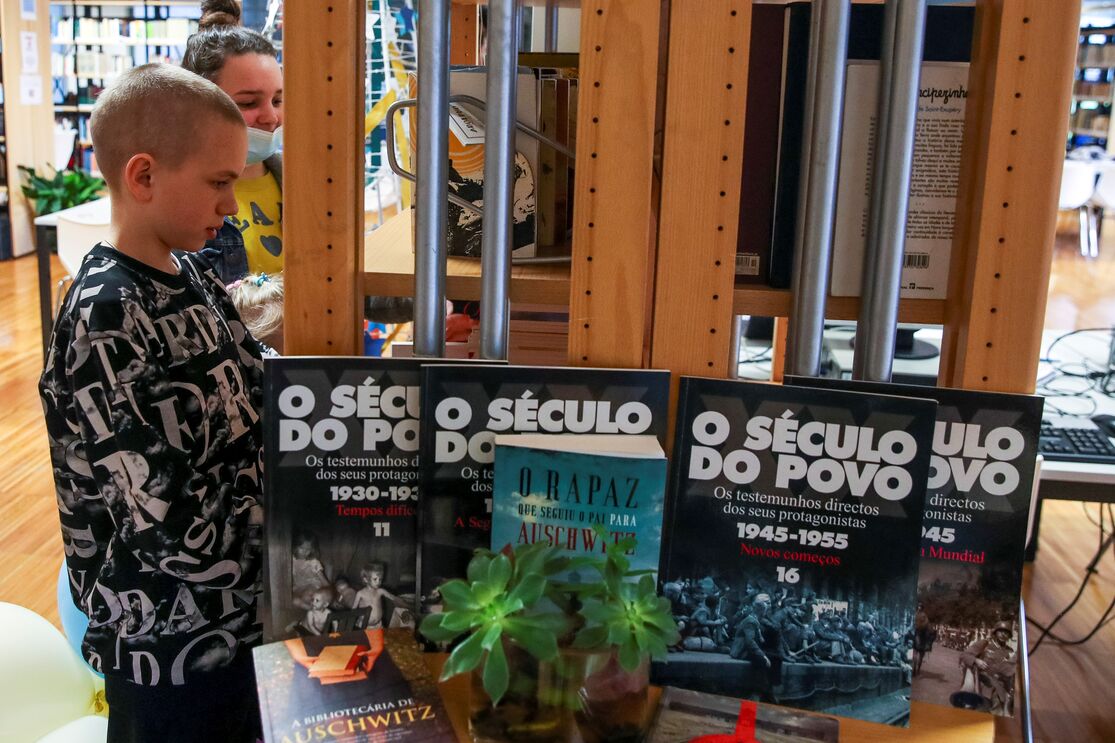 Crianças e jovens refugiados integrados em escola e clube de futebol de Anadia