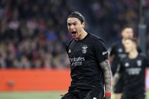 Benfica vence Ajax e está nos quartos-de-final da Liga dos Campeões