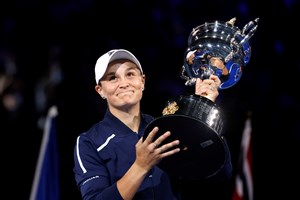 'Estou esgotada'. Número um mundial Ash Barty abandona o ténis aos 25 anos