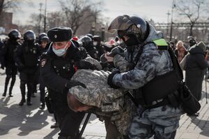 Protesto contra a invasão da Ucrânia em Moscovo