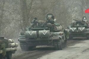 Rússia divulga imagens de comboio militar a circular na Ucrânia com bandeiras da União Soviética