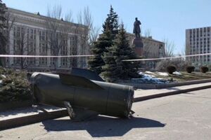 Guerra na Ucrânia: Centro de Donetsk atingido por míssil