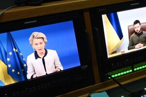 Ursula von der Leyen e Volodymy Zelensky