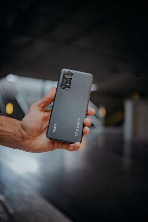 Três razões para este ser o seu próximo telemóvel (com preço acessível!)