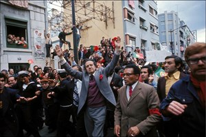 Mário Soares: a queda de Salazar, o exílio e o 25 de Abril 