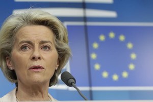 Ucrânia: Bruxelas quer proibir importação de carvão russo e transações com quatro bancos