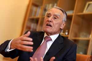 Os dez mandamentos de Cavaco para saber governar