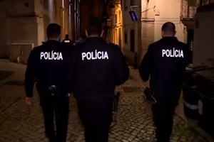 PSP apresenta queixa-crime por cartoon sobre racismo e critica 'juízos ofensivos'