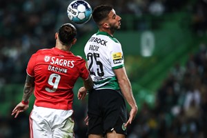Benfica vence Sporting por 2-0