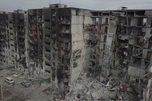 Imagens de drone mostram devastação total em Mariupol 