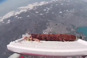 Kebab no espaço.mp4