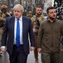 Ucrânia: Boris Johnson celebra ‘povo de ferro’ após visita-surpresa a Kiev