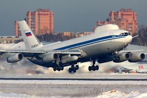 O avião-estrela da parada militar de Putin que faltou ao evento