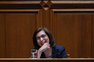 Ministra Ana Catarina Mendes critica 'azedume e ressentimento' de Cavaco Silva