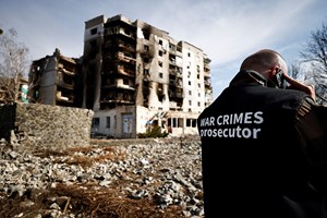 Julgamentos por crimes de guerra vão começar na Ucrânia