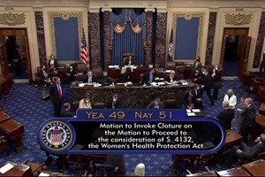 Senado norte-americano rejeita proteger direito ao aborto na lei federal