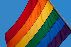 Câmara de Lisboa hasteou bandeira arco-íris contra homofobia