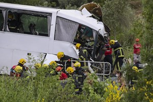 MP instaura inquérito a acidente na A1 que causou três mortos