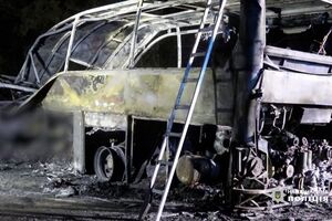 Acidente entre autocarro e camião de transporte de combustíveis faz 26 mortos na Ucrânia