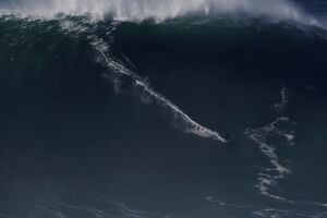 Arrepiante: a onda na Nazaré que valeu a Sebastian Steudtner o recorde do Mundo de 26,21 metros