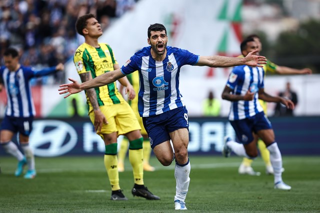 Porto vence Sporting e conquista Taça da Liga de Portugal pela primeira vez, futebol português