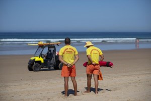 22 concessões de praia fechadas por falta de nadadores-salvadores
