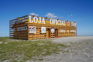 Pastores da Serra da Estrela ganham destaque no ponto mais alto de Portugal Continental.
