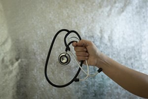 Nova organização dos hospitais. Sindicatos protestam contra 'modelo eficaz' do ministro