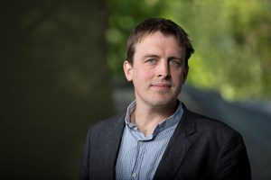 Oliver Bullough: “A Grã-Bretanha serve de mordomo aos oligarcas”