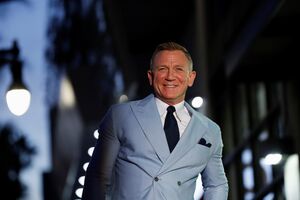 Daniel Craig